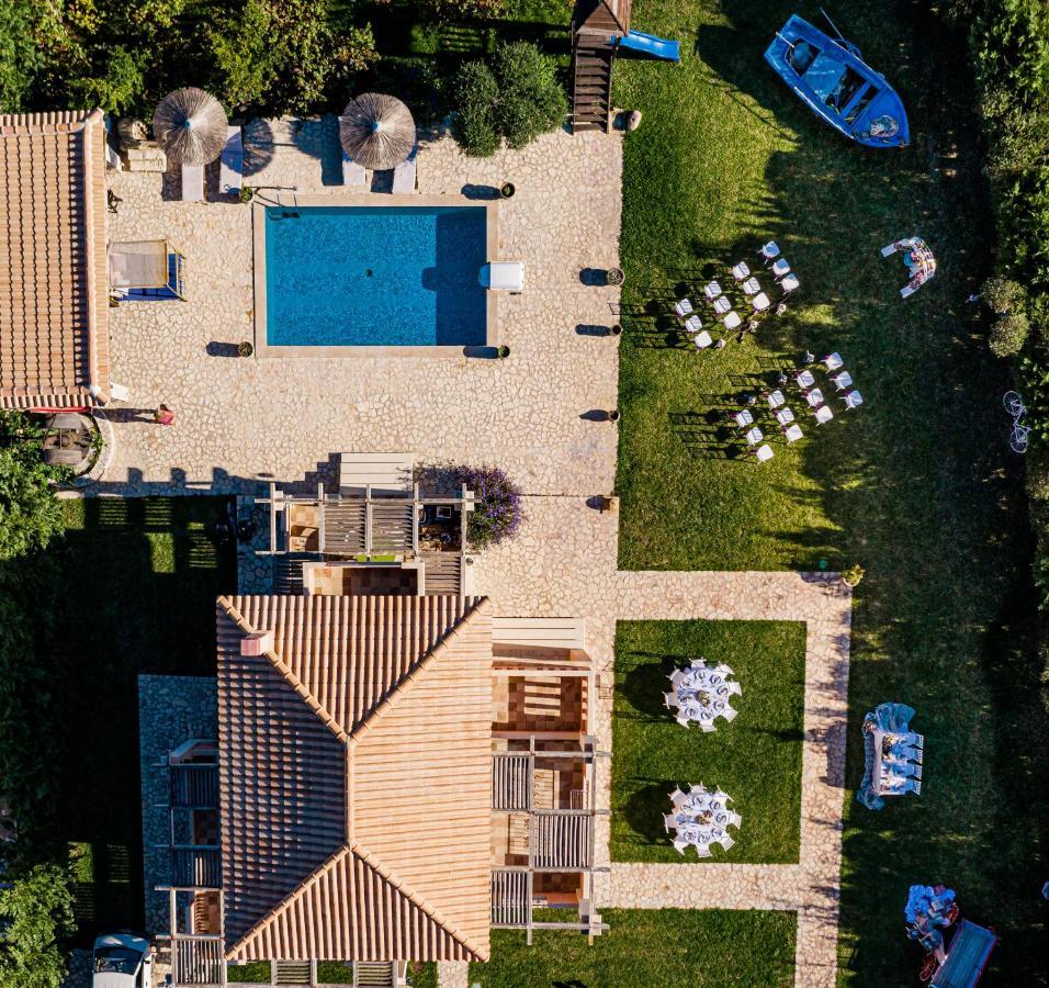 Agro Art Boutique & Luxury Villas - Two Art Villas With Pools, Unique Decors, And A Treehouse Option By Villa Mana Gers Vanato Exterior photo