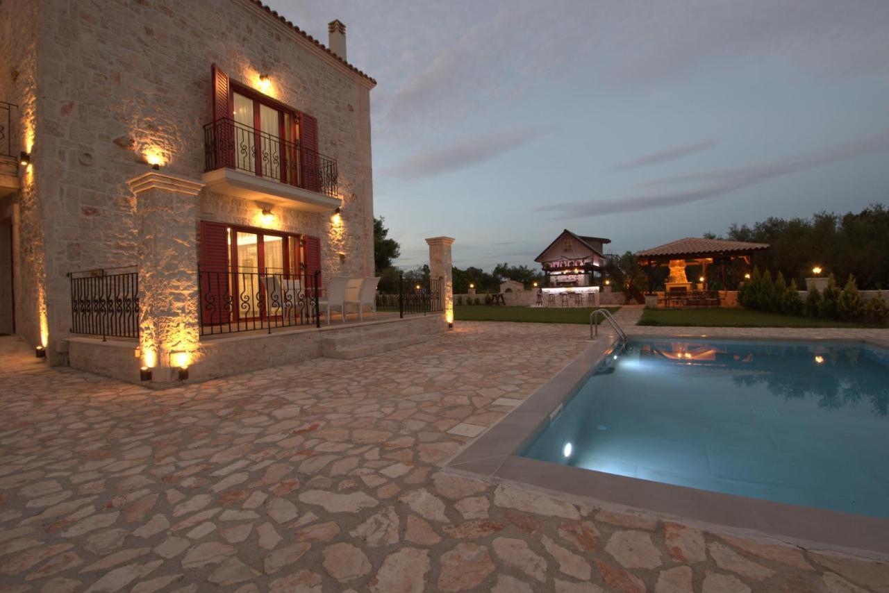 Agro Art Boutique & Luxury Villas - Two Art Villas With Pools, Unique Decors, And A Treehouse Option By Villa Mana Gers Vanato Exterior photo