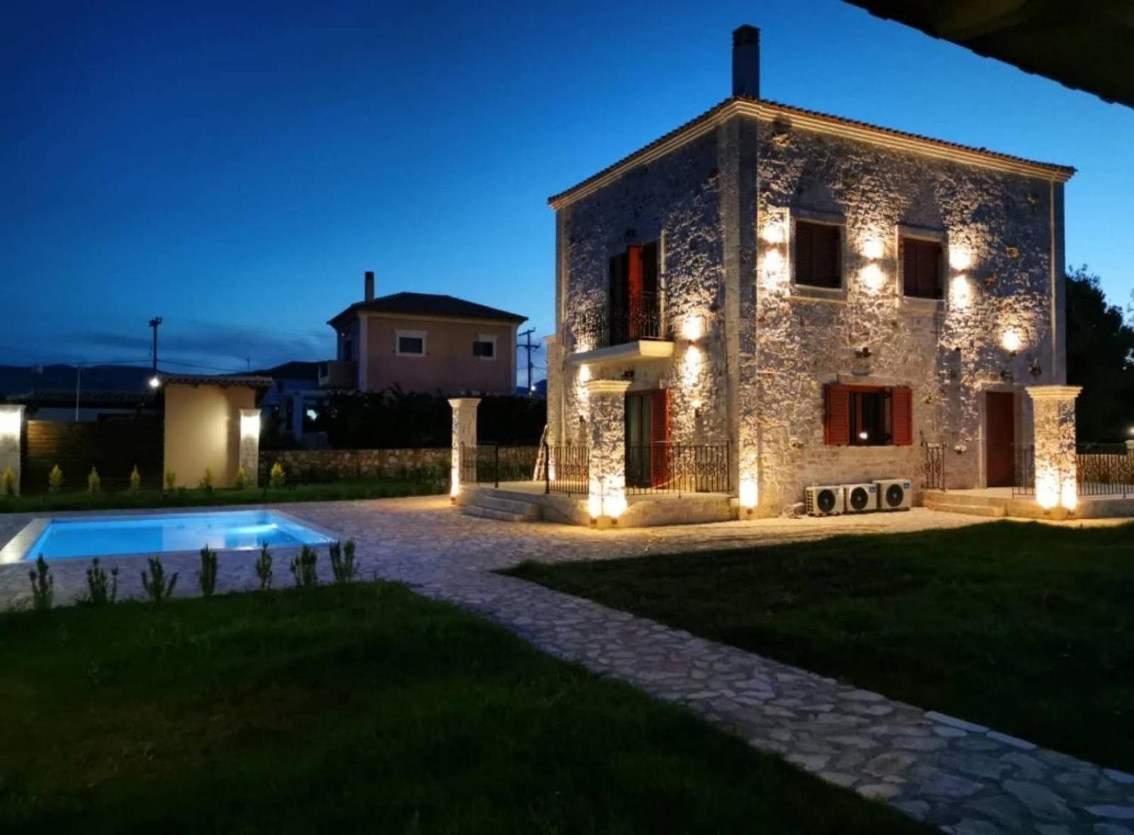 Agro Art Boutique & Luxury Villas - Two Art Villas With Pools, Unique Decors, And A Treehouse Option By Villa Mana Gers Vanato Exterior photo