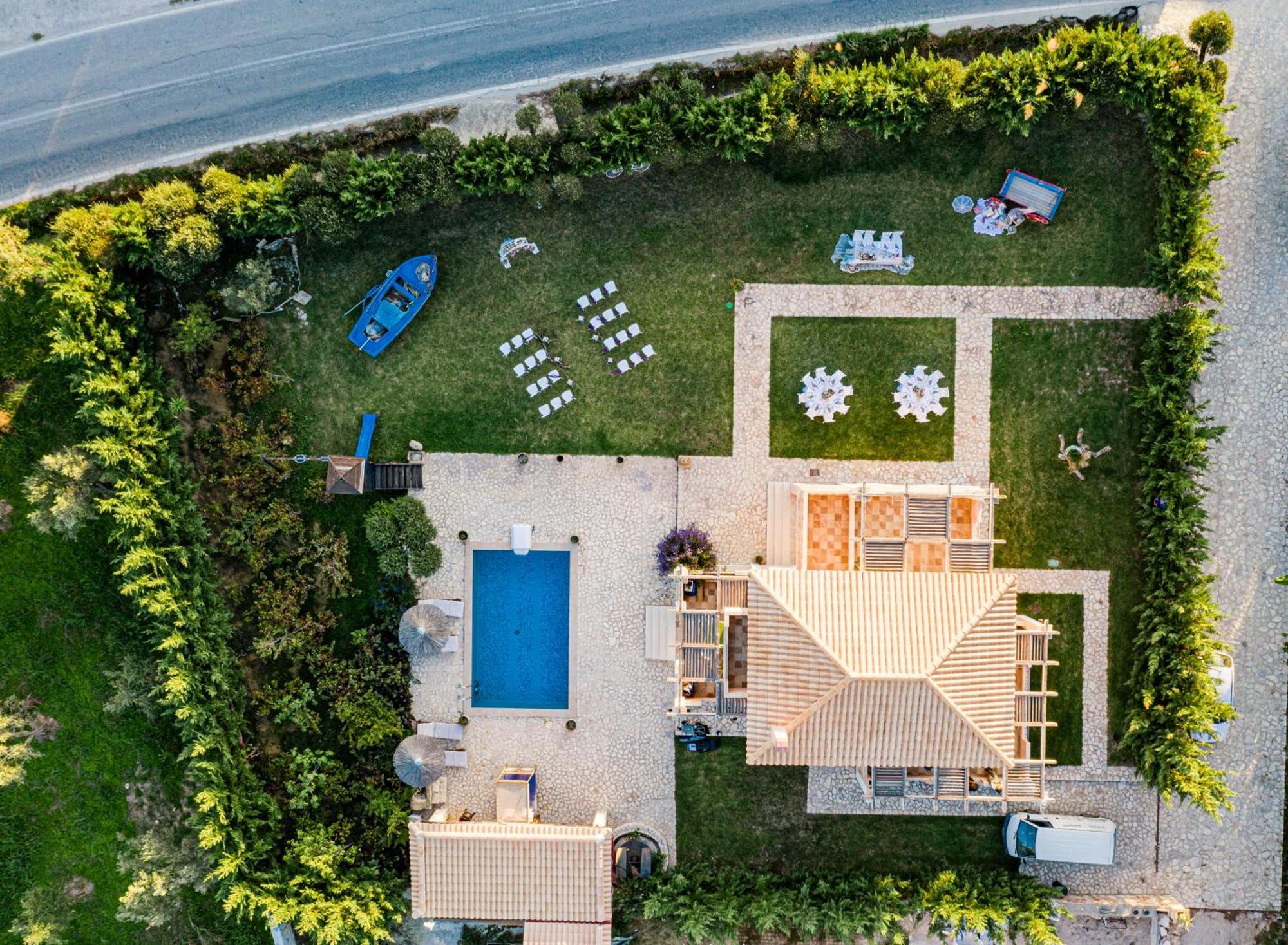 Agro Art Boutique & Luxury Villas - Two Art Villas With Pools, Unique Decors, And A Treehouse Option By Villa Mana Gers Vanato Exterior photo