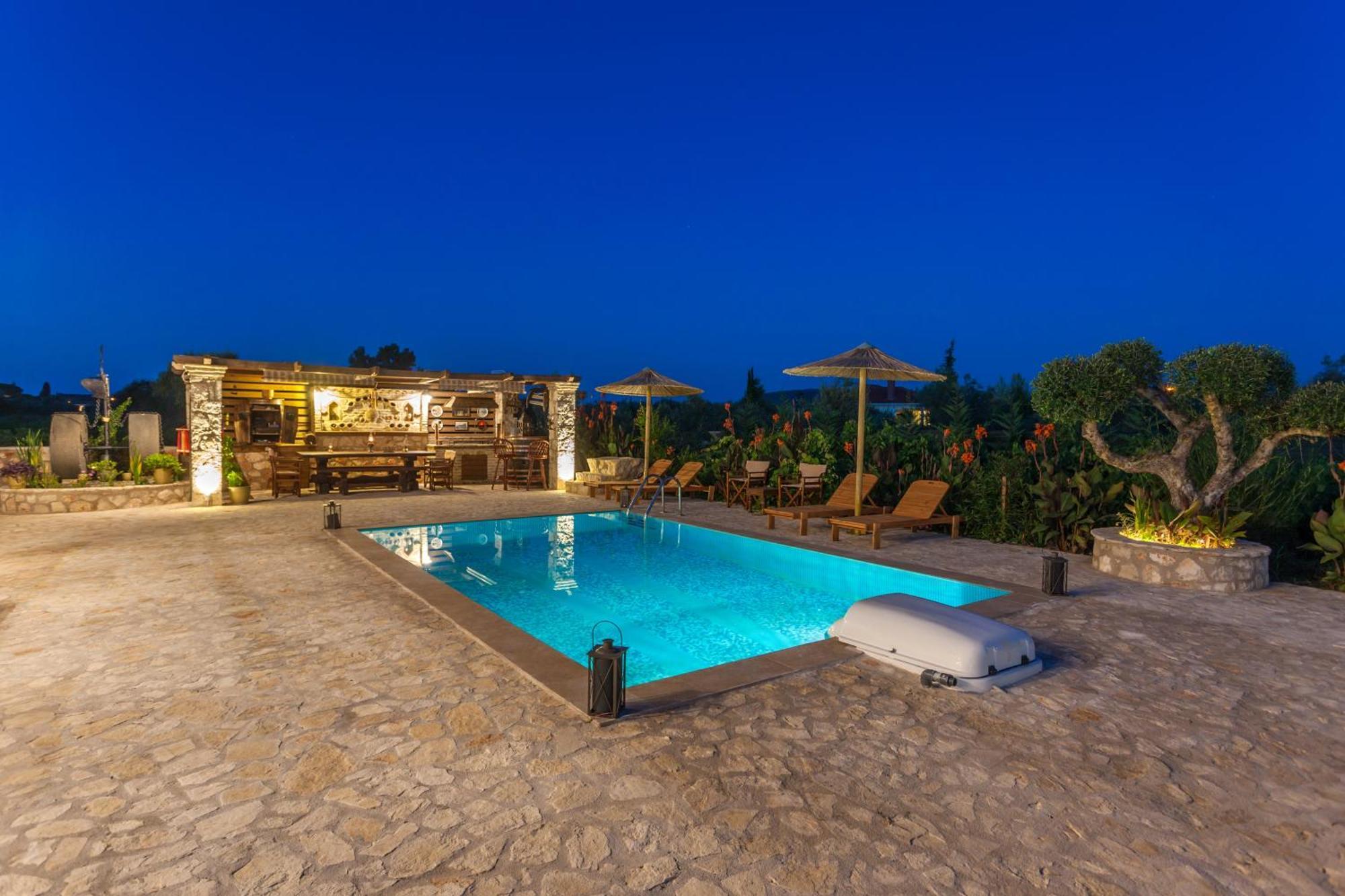 Agro Art Boutique & Luxury Villas - Two Art Villas With Pools, Unique Decors, And A Treehouse Option By Villa Mana Gers Vanato Exterior photo