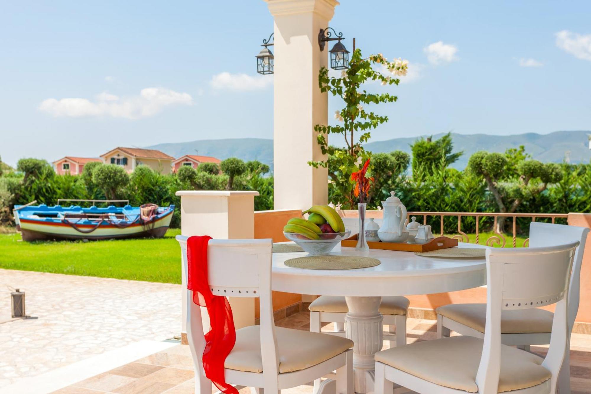 Agro Art Boutique & Luxury Villas - Two Art Villas With Pools, Unique Decors, And A Treehouse Option By Villa Mana Gers Vanato Exterior photo