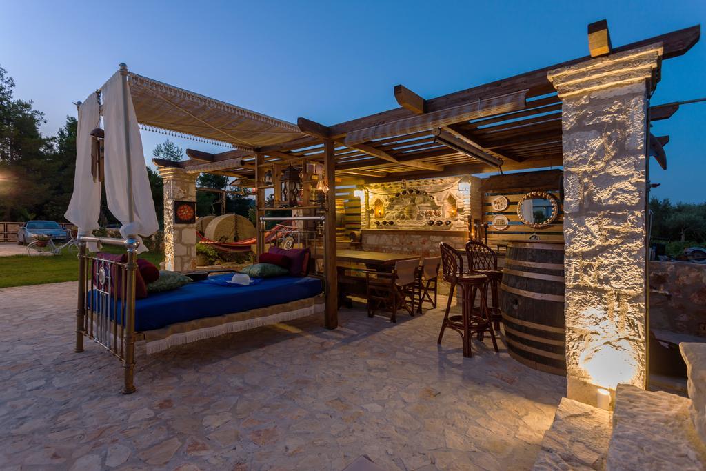 Agro Art Boutique & Luxury Villas - Two Art Villas With Pools, Unique Decors, And A Treehouse Option By Villa Mana Gers Vanato Exterior photo