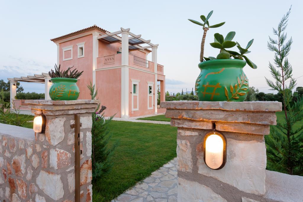 Agro Art Boutique & Luxury Villas - Two Art Villas With Pools, Unique Decors, And A Treehouse Option By Villa Mana Gers Vanato Exterior photo